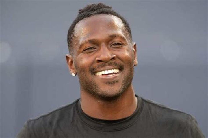 What is the Net Worth of Antonio Brown? Update Inside