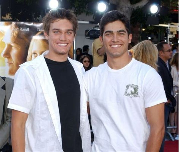 Who Are Tyler Hoechlin Brother Tanner And Travis? Parents And Girlfriend Revealed