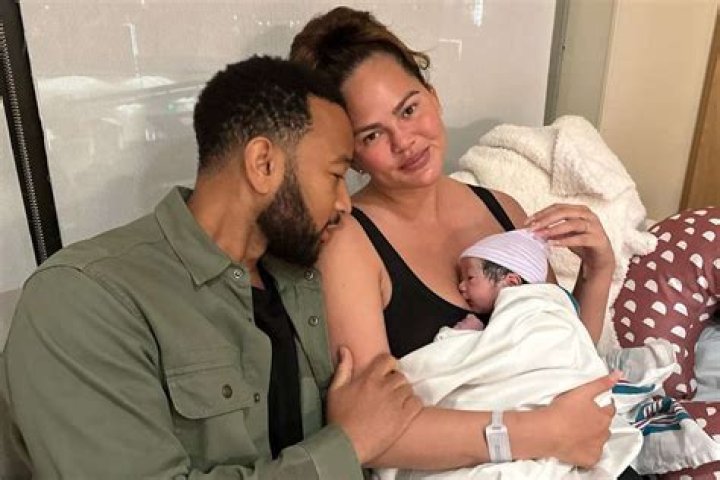 Who is Chrissy Teigen, Mother ? Know Her Relationship Status and Her Net Worth.
