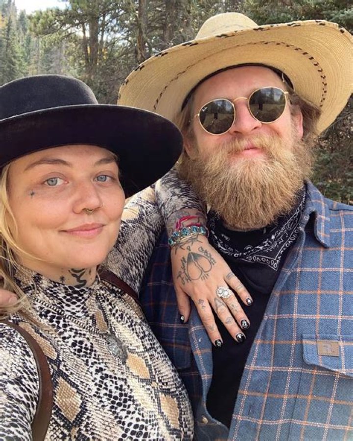 Who is Dan Tooker? When is he marrying Elle King?