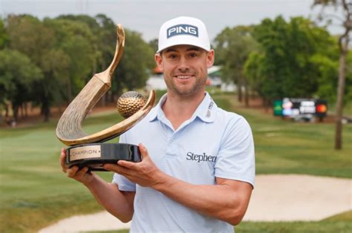 Who Is Taylor Moore Golfer Caddie?