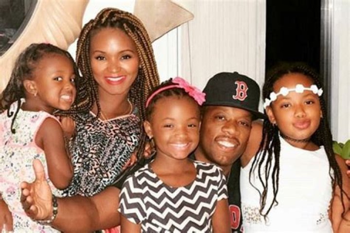Who is Teasha Bivins? Insight on her happily married life with Michael Bivins, children, early life, net worth, social media, biography