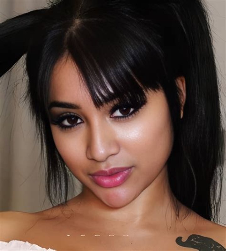 Yasmin Maccari - Age, Family, Bio