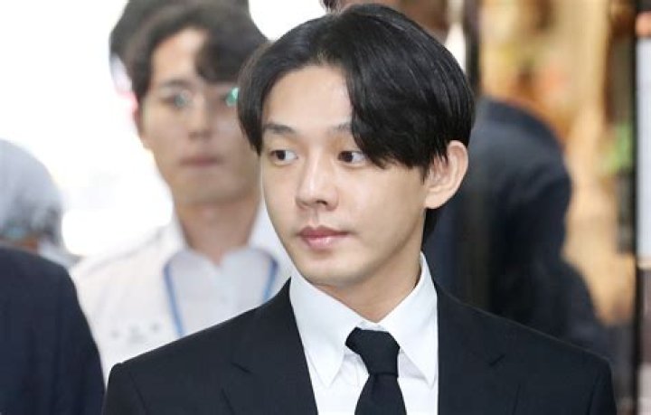 Yoo Ah-In Height, Weight, Net Worth, Age, Birthday, Wikipedia, Who, Instagram, Biography