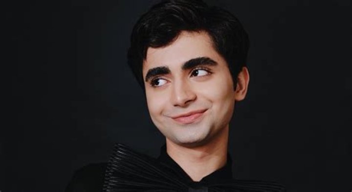 Yuvraj Menda Parents Ethnicity: Siblings And Family