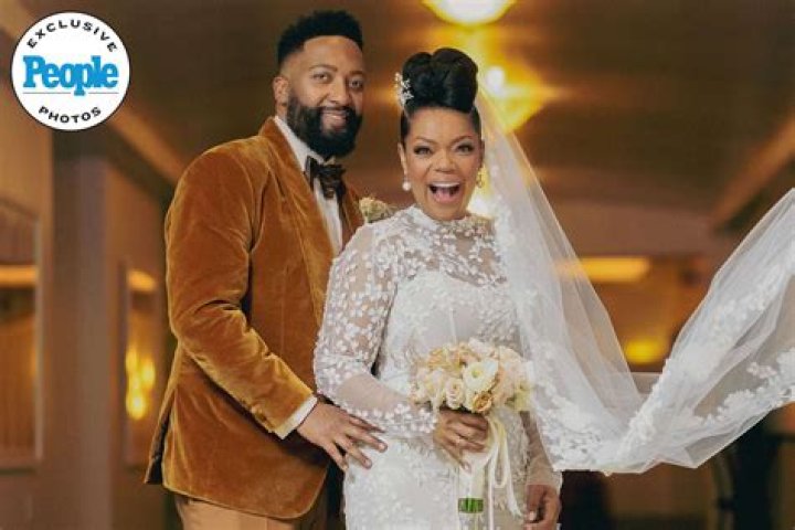 Yvette Nicole Brown announced her engagement to actor Anthony Davis